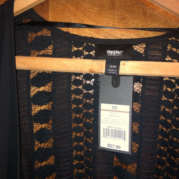 Black Kimono - Picture 4 of 4